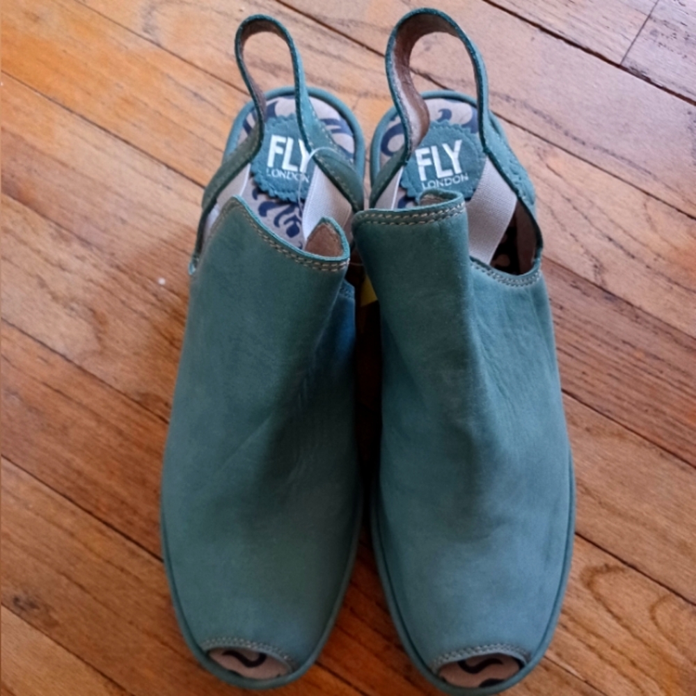 FLY London Sz 9.5-10 peep-toe sandals